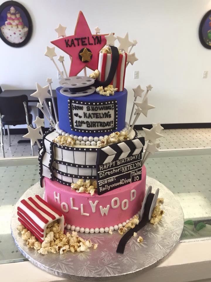 Hollywood Theme Fondant Birthday Cake - B0597 – Circo's Pastry Shop